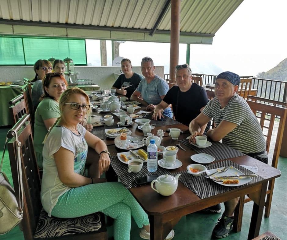 Rent bus with driver Sri Lanka - corporate travel